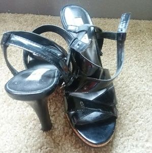 Really nice heel you can wear them with everything